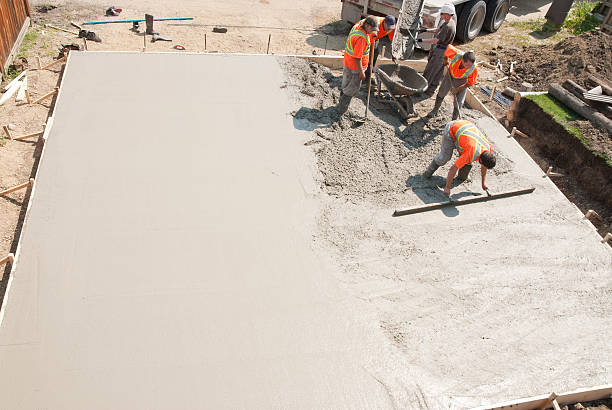 Best Local Concrete Companies  in Dellwood, MN
